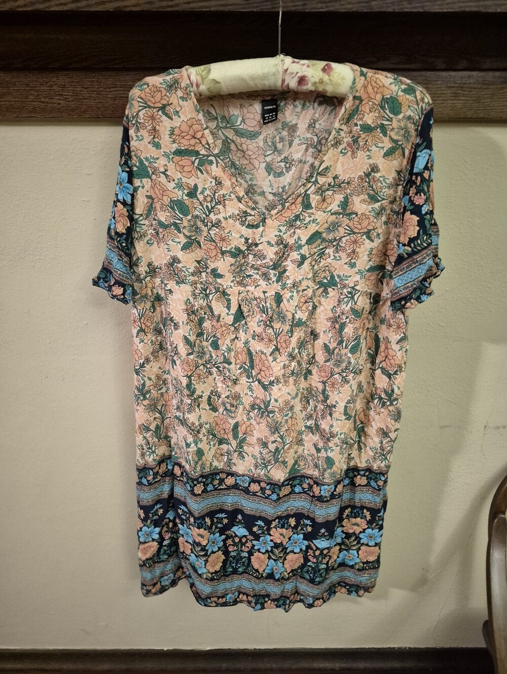 Ranlege Floral V-Neck Short Sleeve Tunic Top in Peach and Teal Size XL